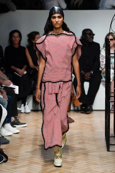 Look 30